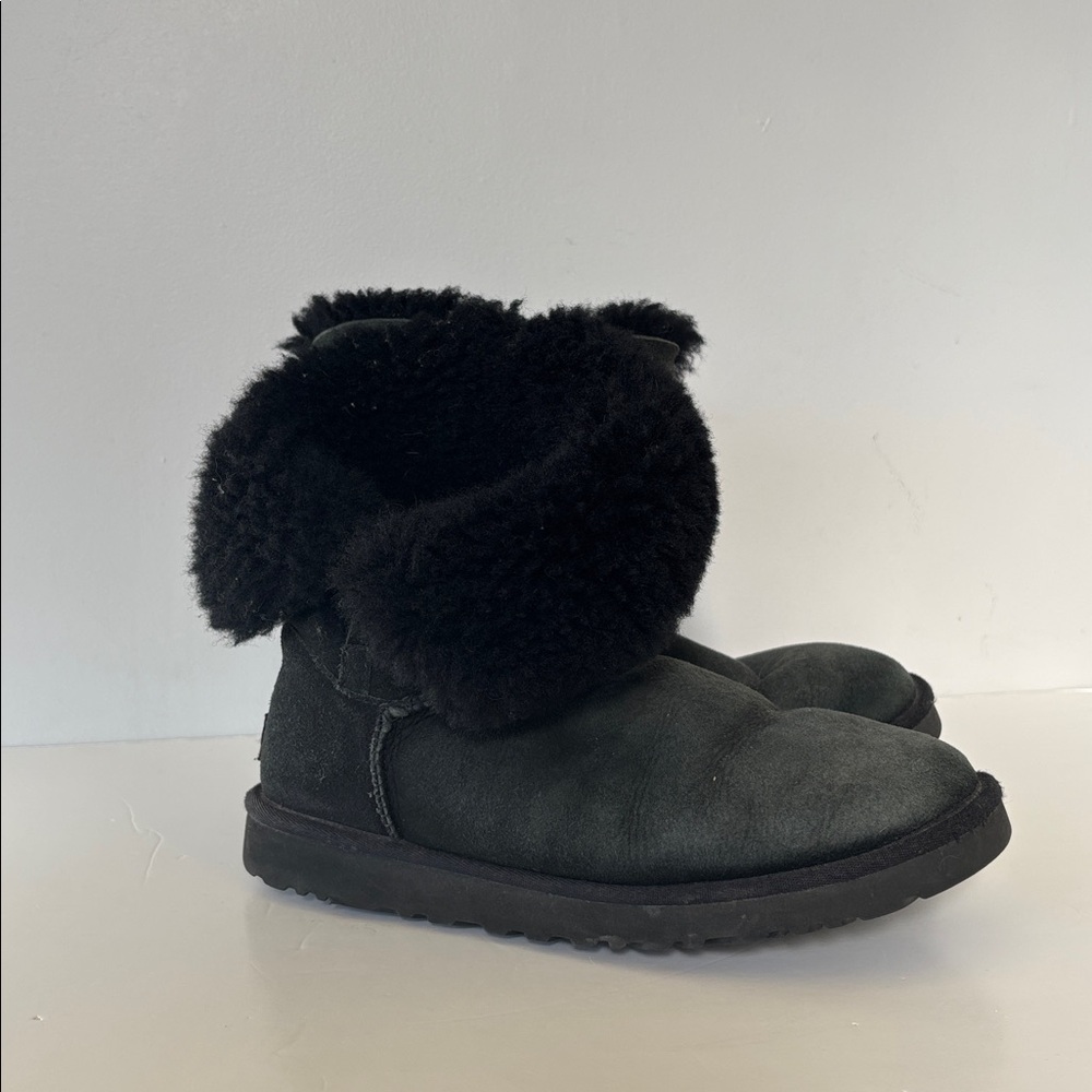 UGG Bailey Button Black Suede Shearling Boots Women’s 8 Y2K Classic